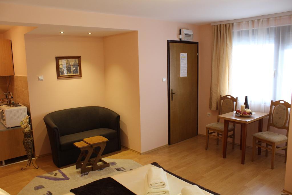 Guest Accommodation Zone ニシュカ・バニャ 部屋 写真